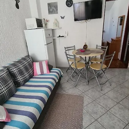 Lägenhet With A Balcony And Sea View - Santek